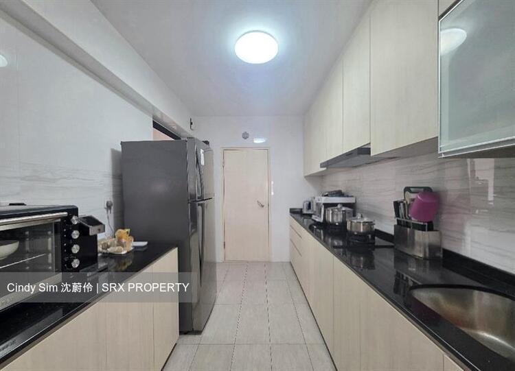 Blk 876A Tampines Avenue 8 (Tampines), HDB Executive #631386971